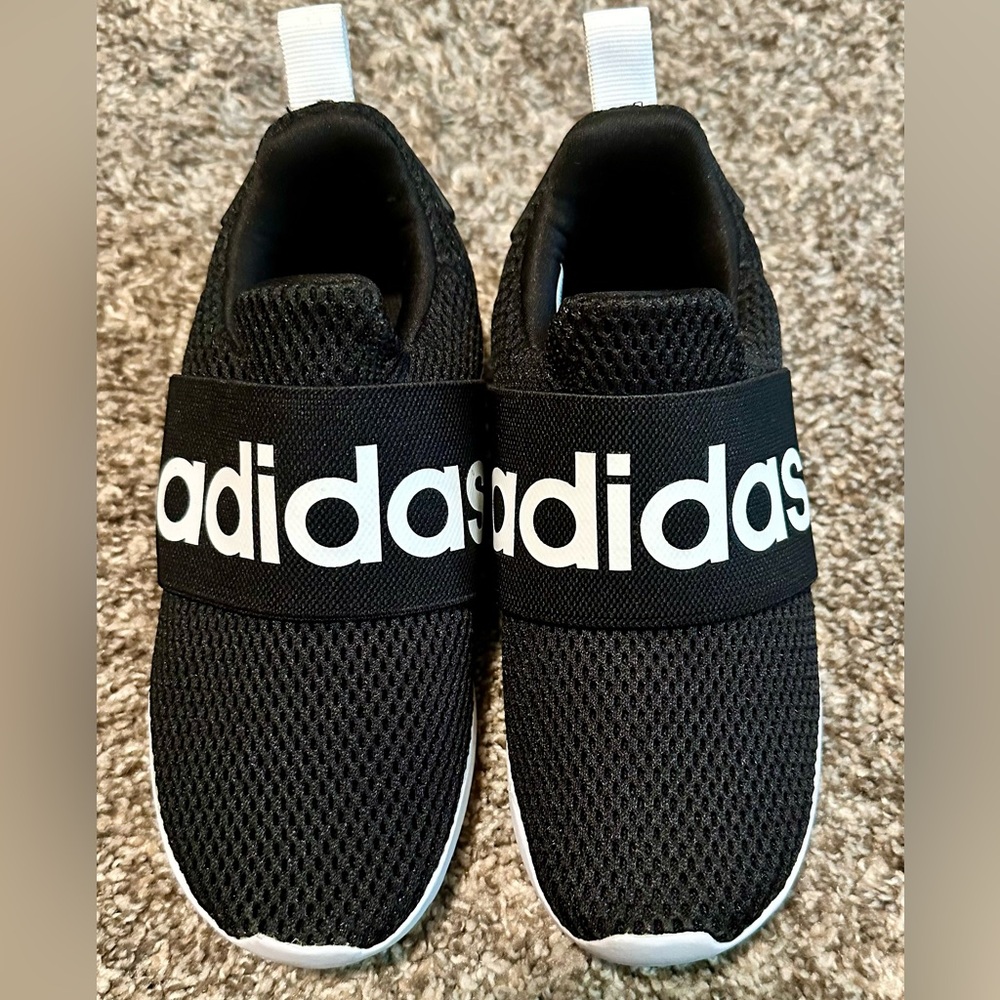 Adidas little boy slip on sneakers size: 13k